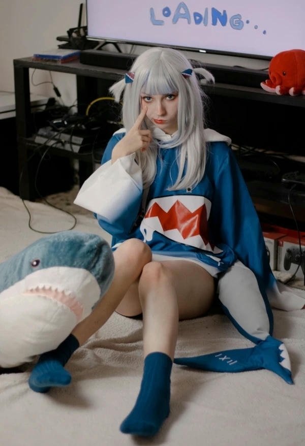 Yaoyaoqwq Gawr Gura cosplay váy bay