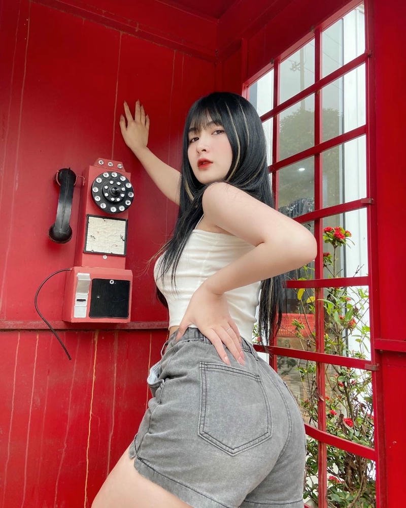 hình ảnh Quỳnh Alee bikini sexy