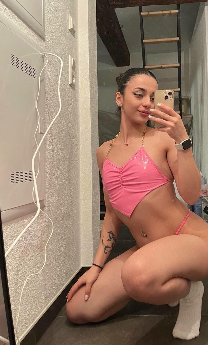 Ảnh sex tự chụp khoe chân dài miên man