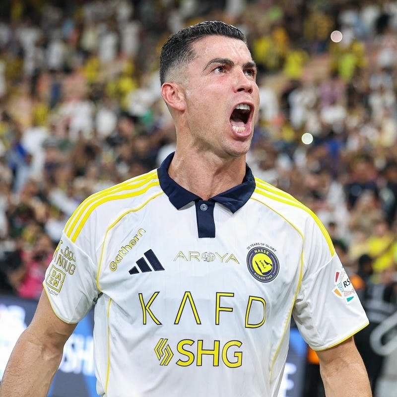 89+ Avatar Ronaldo (CR7) cực ngầu, chất lượng 4k cho fan Ảnh chân dung Ronaldo hét lớn thể hiện quyết tâm chiến thắng