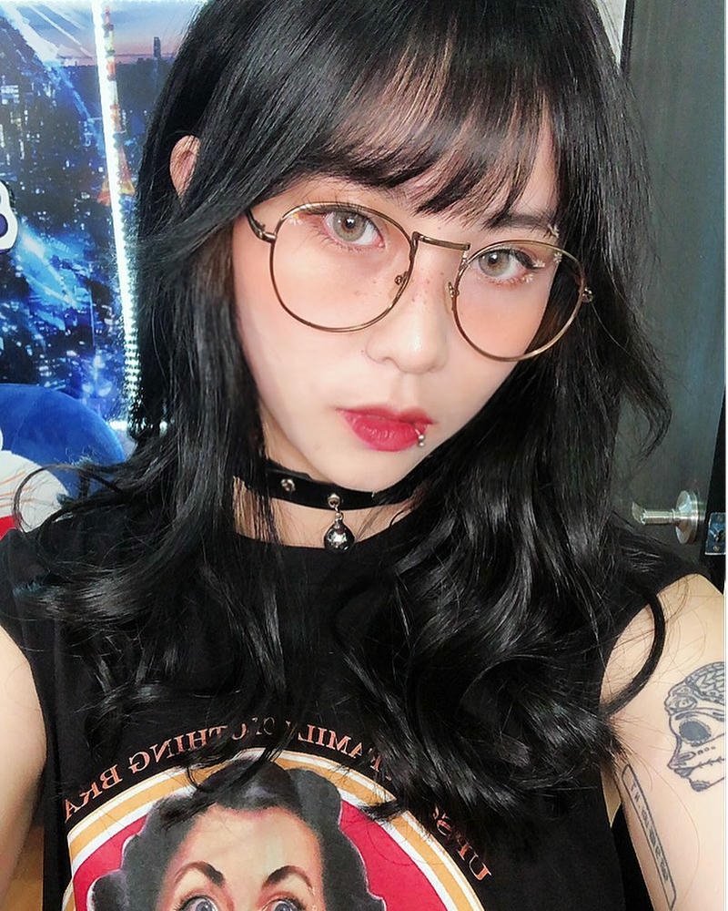 Misthy sexy hình ảnh cuốn hút và năng động