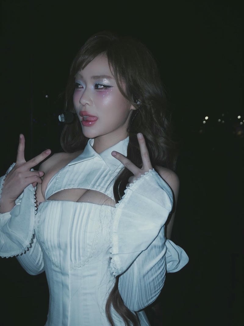 Misthy sexy hình ảnh tự tin đầy thu hút