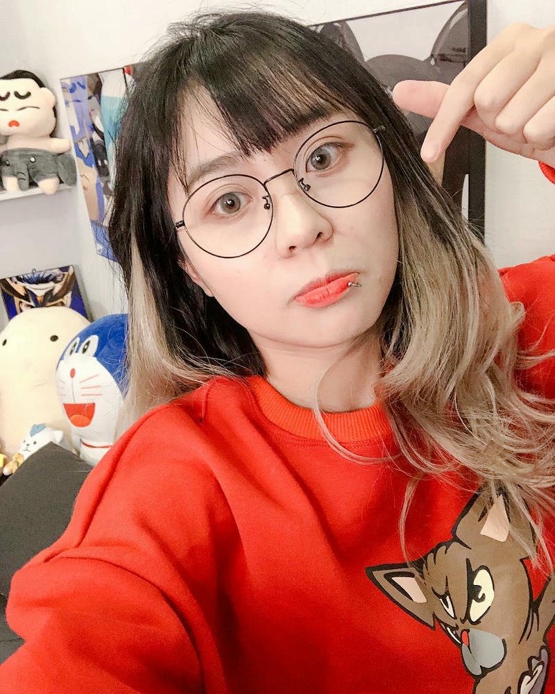 Misthy sexy phong thái rạng rỡ và trẻ trung