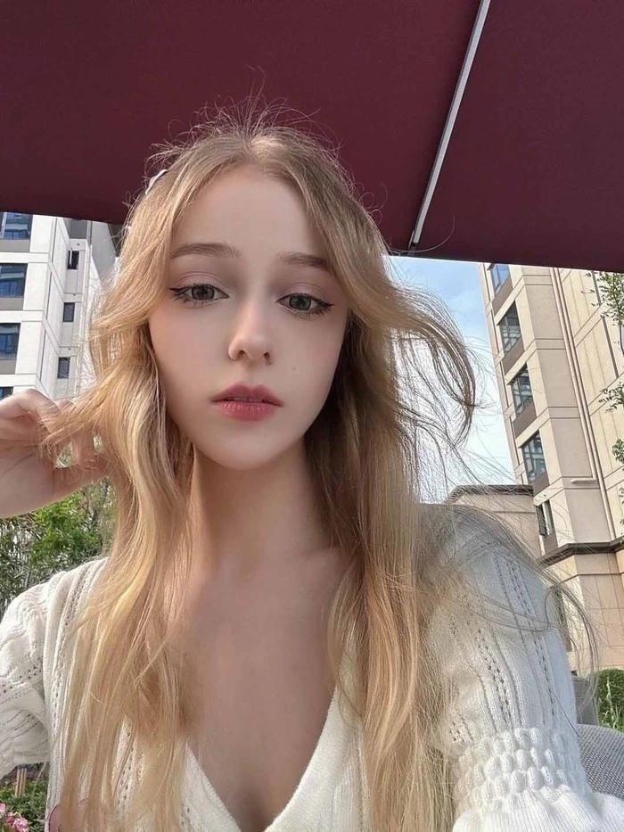 ảnh gái nga bikini ánh nhìn thu hút