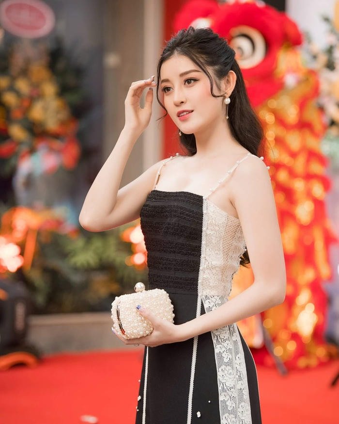 ảnh huyền my bikini phong thái tự tin