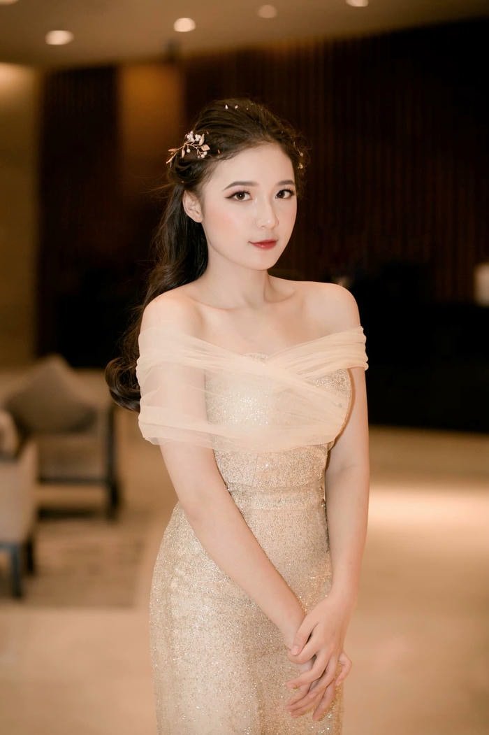 ảnh mc phương thảo bikini ánh mắt gợi cảm