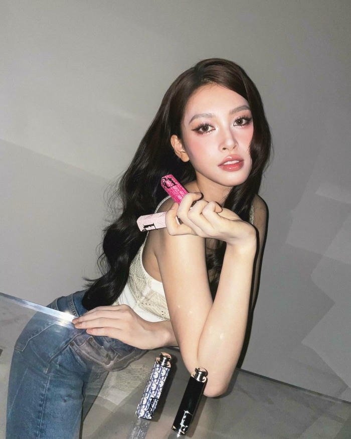 ảnh tiểu vy bikini khung cảnh biển xanh