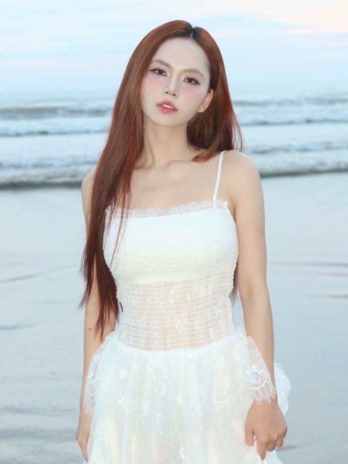 hình ảnh ngô lan hương bikini thu hút ánh nhìn
