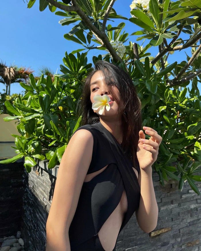 hình ảnh tiểu vy bikini khí chất cuốn hút