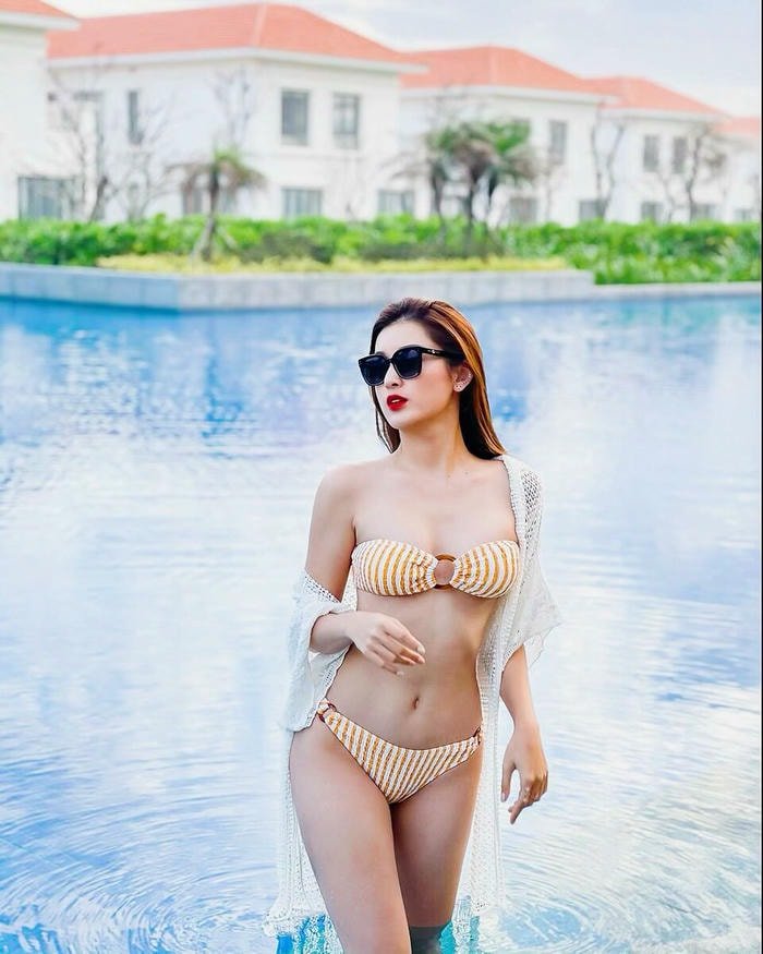 huyền my bikini phong cách nhẹ nhàng