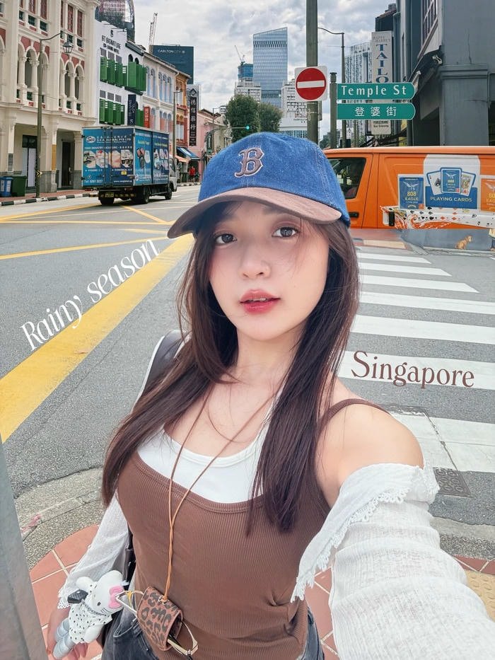 mc phương thảo bikini góc chụp nghiêng