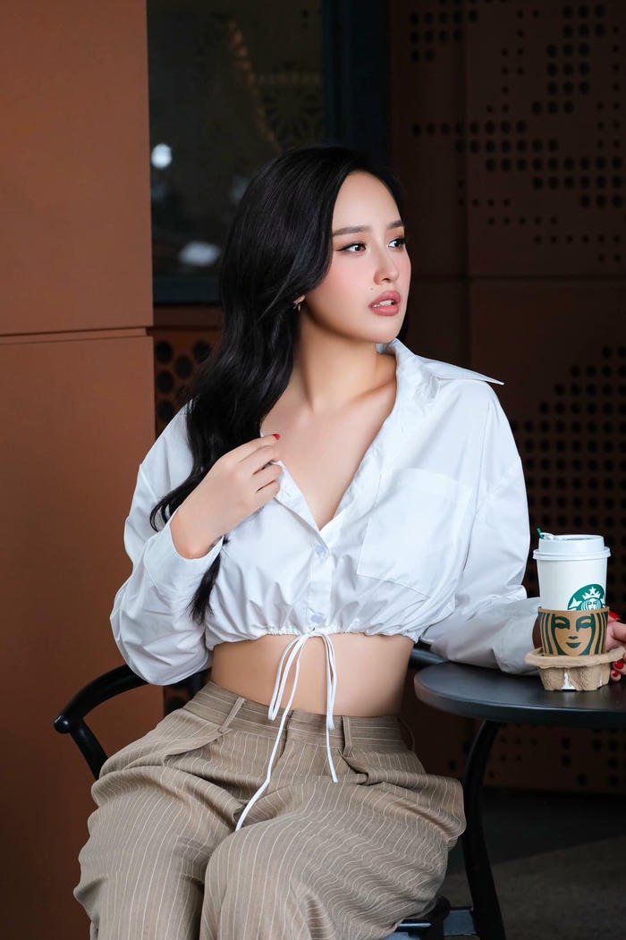 vóc dáng cân đối ảnh mai phương thúy bikini