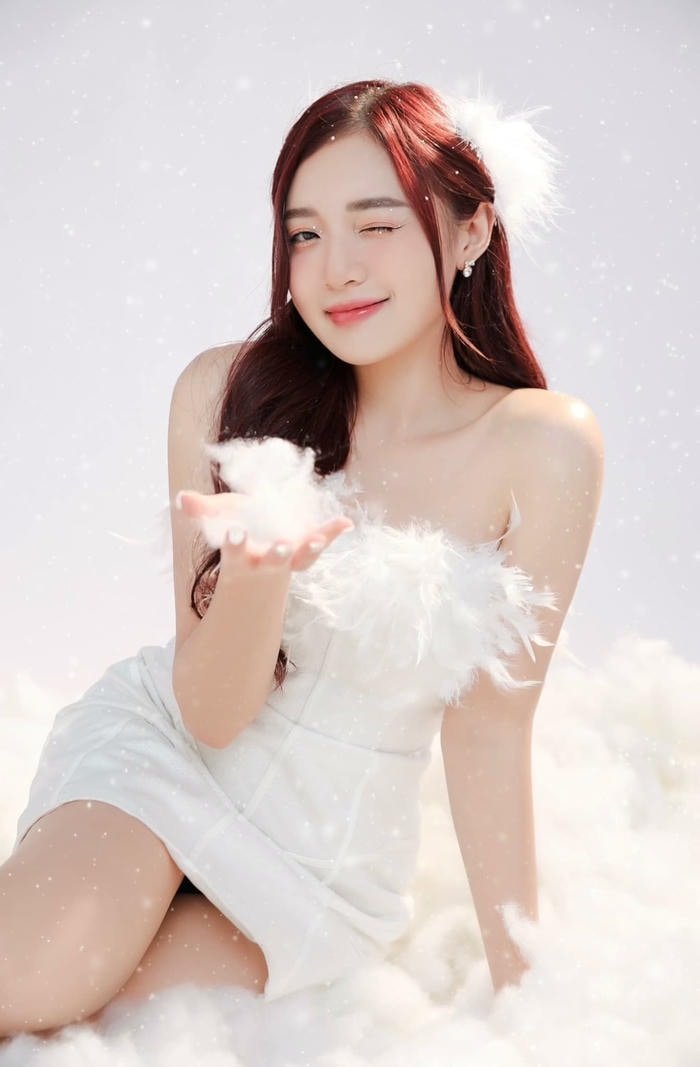 vóc dáng cuốn hút mc phương thảo bikini