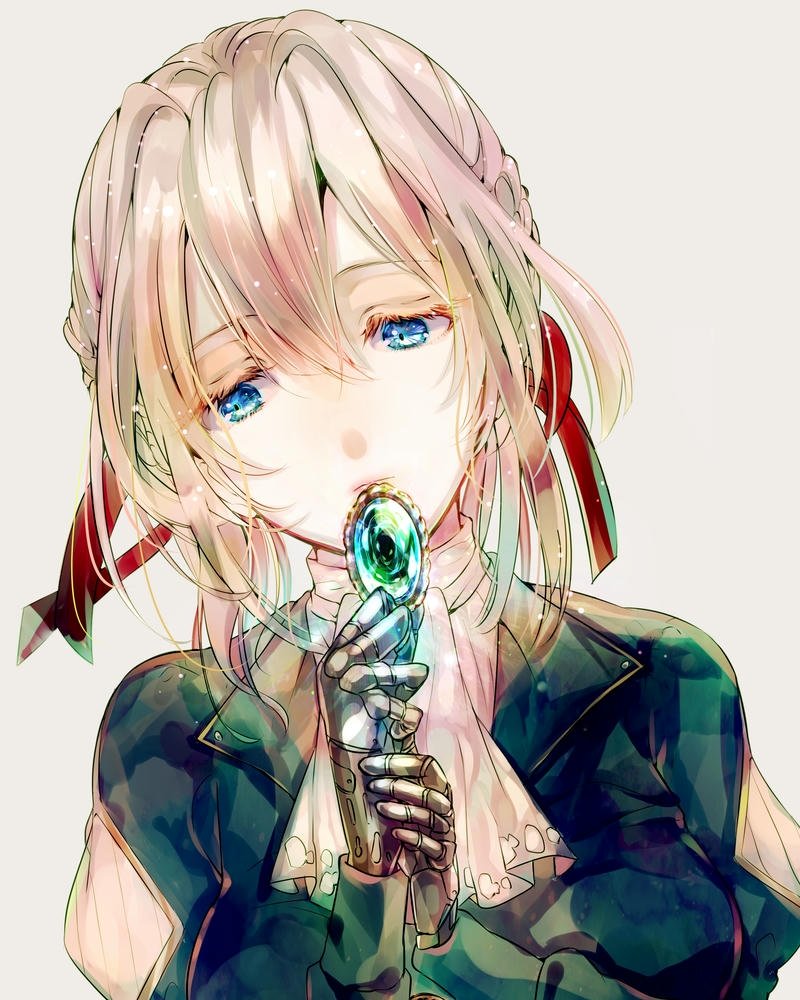 Ảnh Violet Evergarden chắp tay cầu nguyện với vẻ mặt thành kính