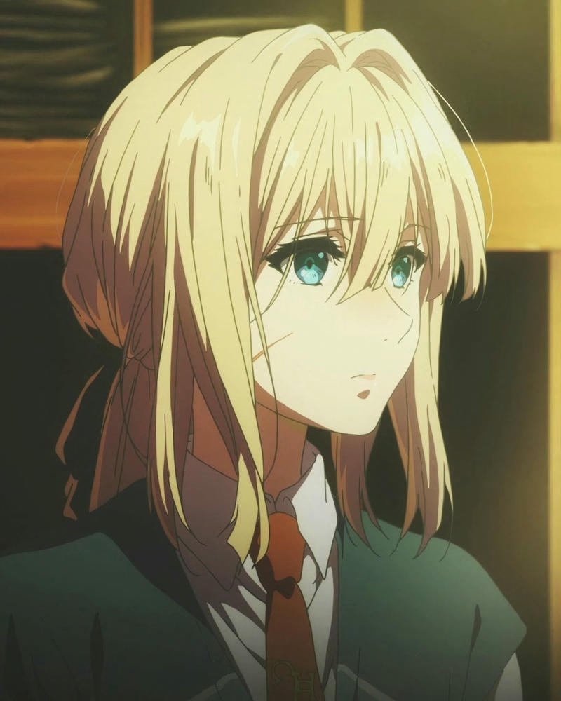 Ảnh Violet Evergarden mặc trang phục búp bê ghi chép tự động