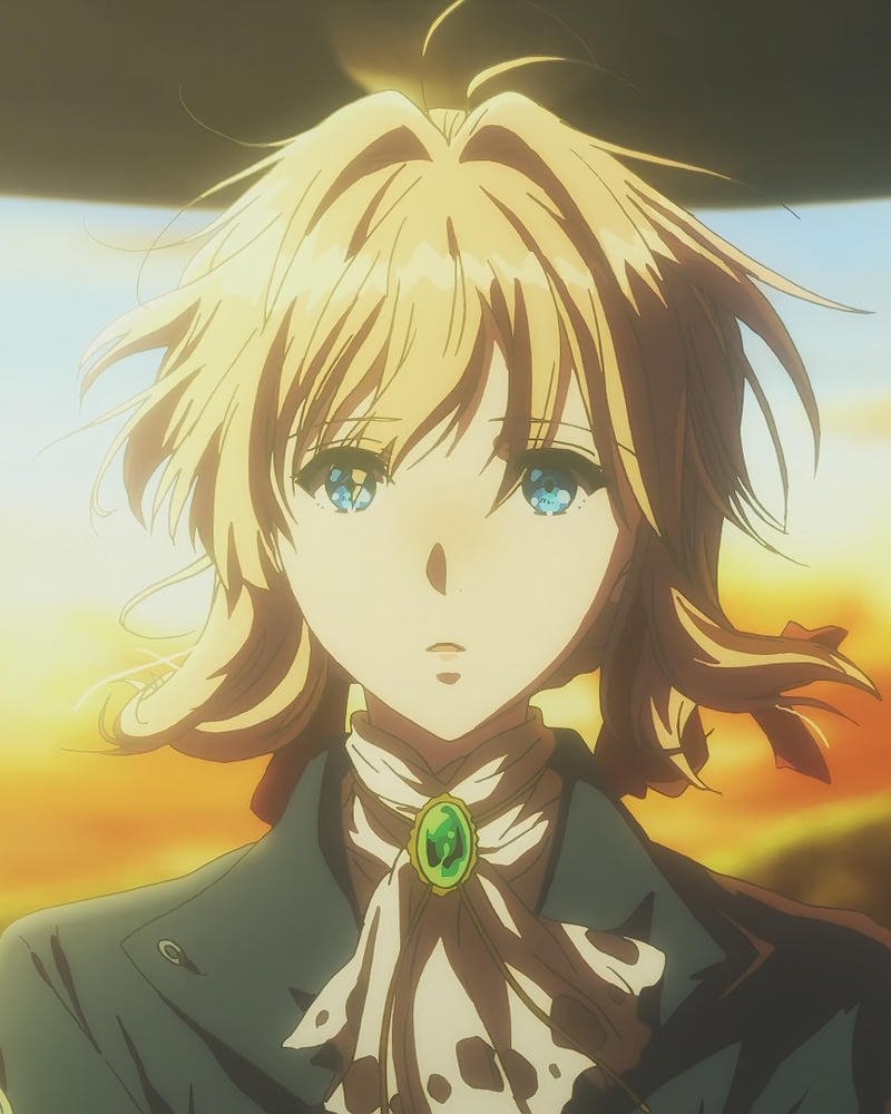 Ảnh Violet Evergarden mỉm cười nhẹ nhàng trong nắng sớm mai