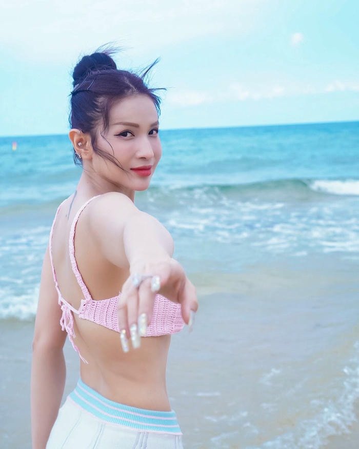 Biểu cảm nhẹ nhàng giúp bức hình trở nên cuốn hút hơn