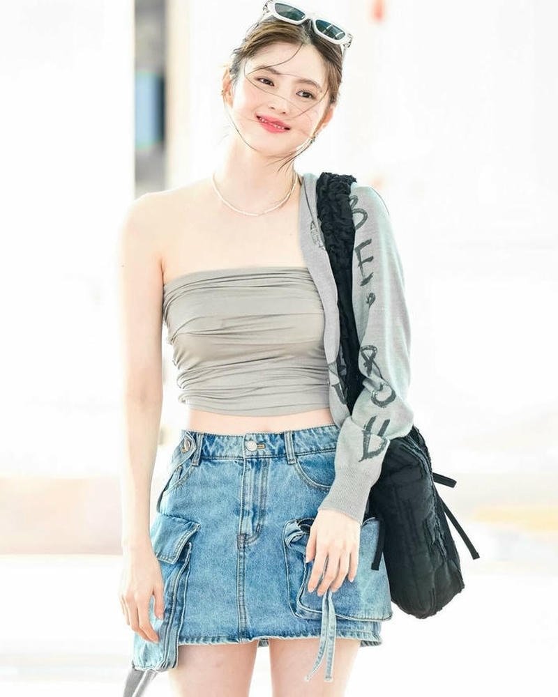 Bờ cát sáng làm tôn vẻ đẹp Han So Hee bikini