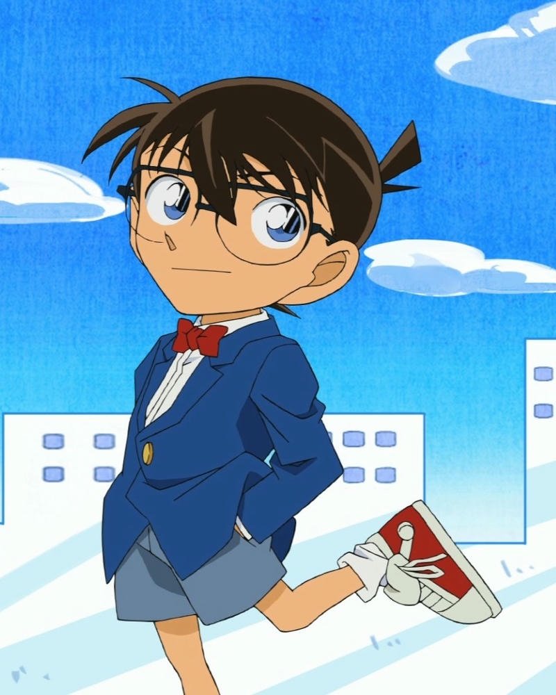 Conan Edogawa đi dạo vui vẻ dưới bầu trời xanh trong tươi sáng