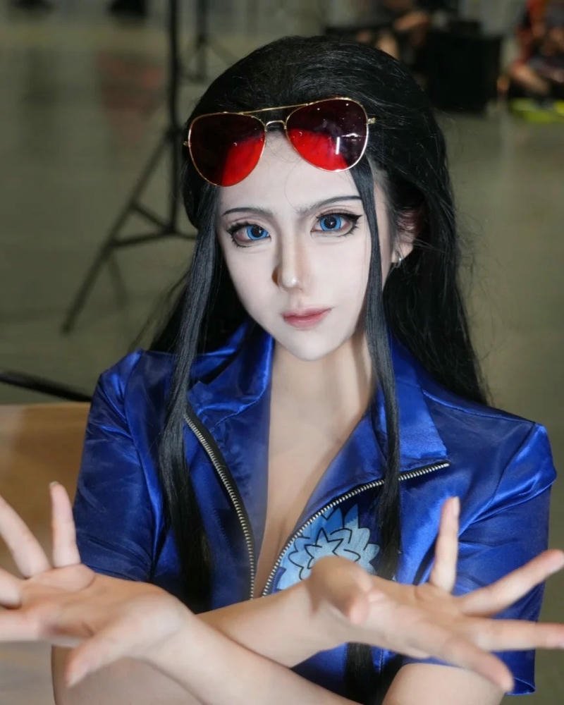 Cosplay robin ánh sáng làm nổi bật vẻ đẹp