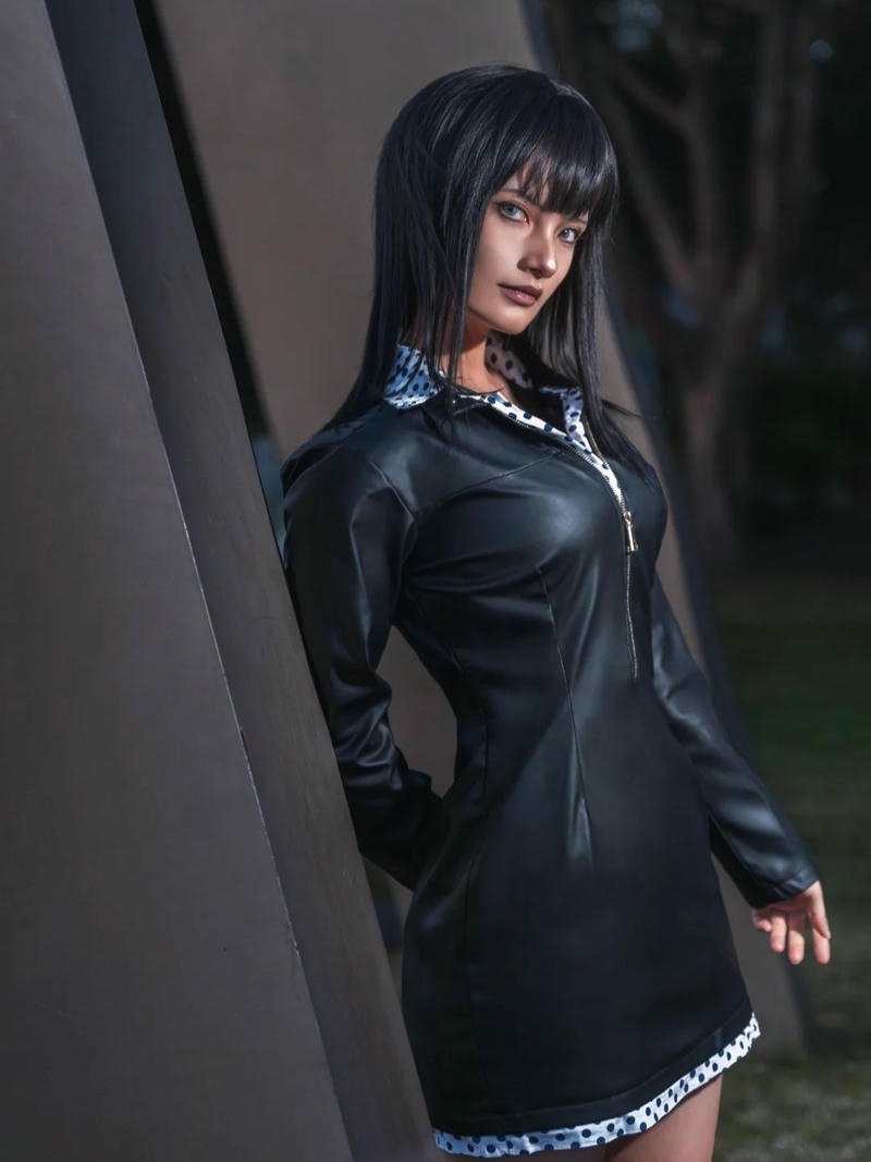 Cosplay robin chi tiết trang phục tinh xảo nổi bật