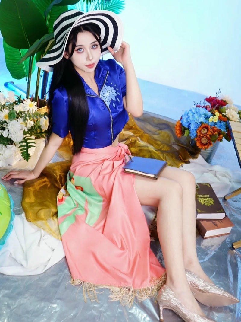Cosplay robin thần thái nổi bật đầy cá tính