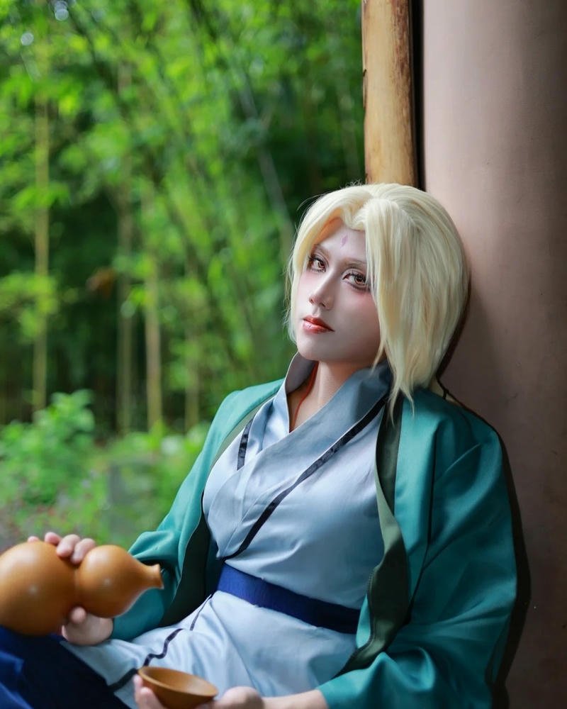 Cosplay tsunade tạo dáng linh hoạt với thần thái nổi bật