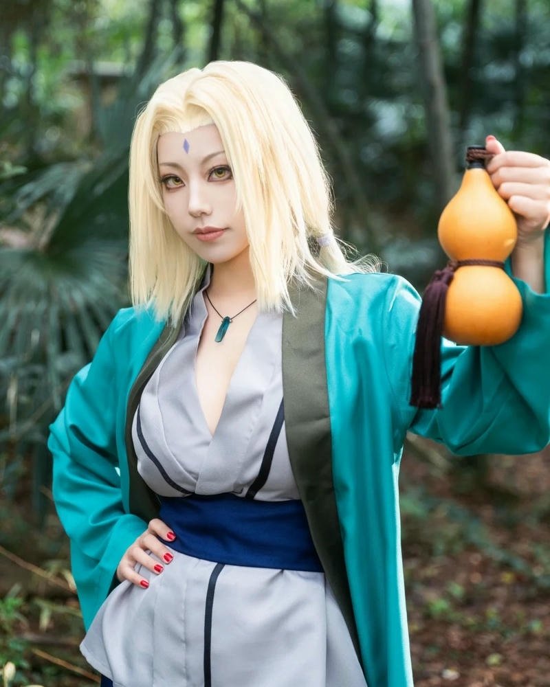 Cosplay tsunade tạo hình rõ nét thể hiện nhân vật chân thực
