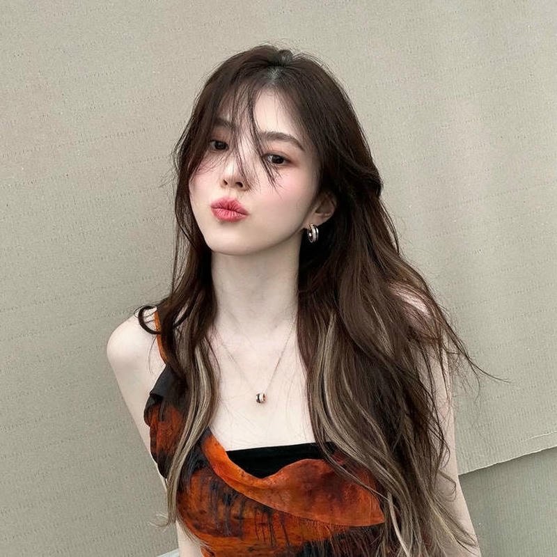Han So Hee bikini xuất hiện rạng rỡ giữa nền trời xanh