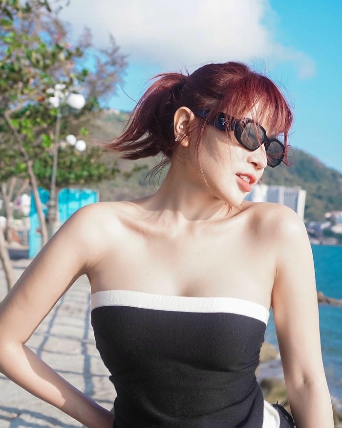 Hình ảnh tươi sáng tôn lên thân hình cực chuẩn khả như bikini