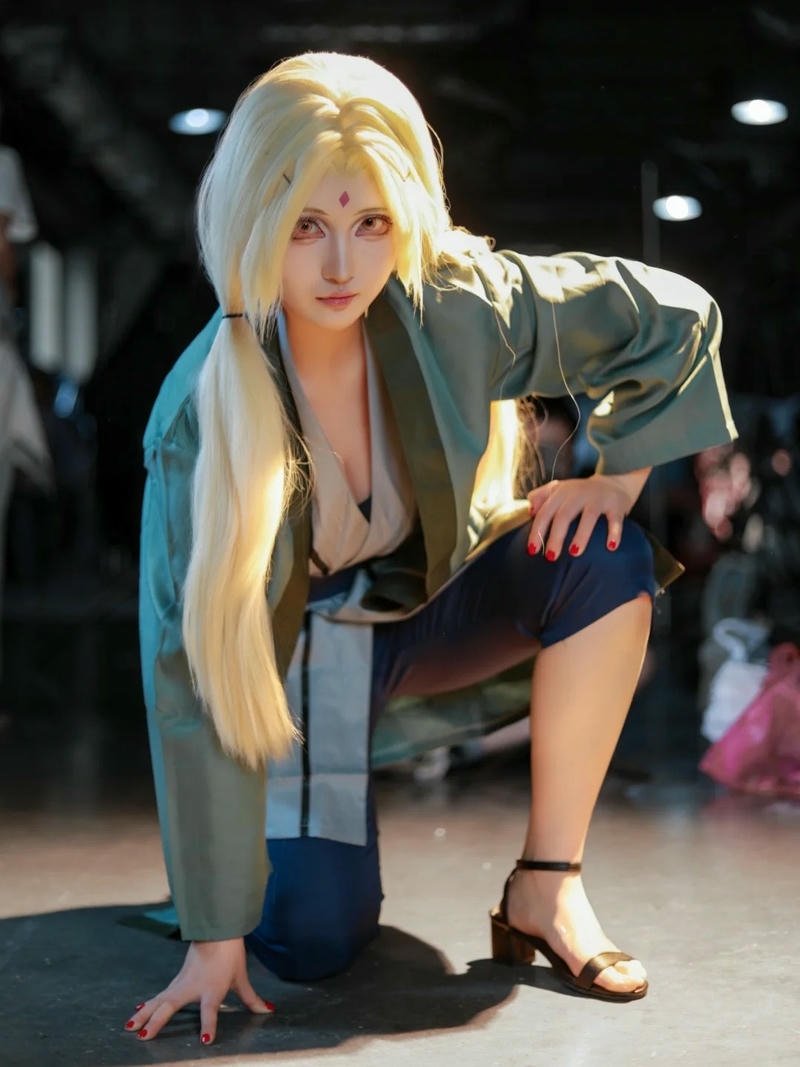Hóa trang Tsunade mang phong cách cá tính và sắc sảo