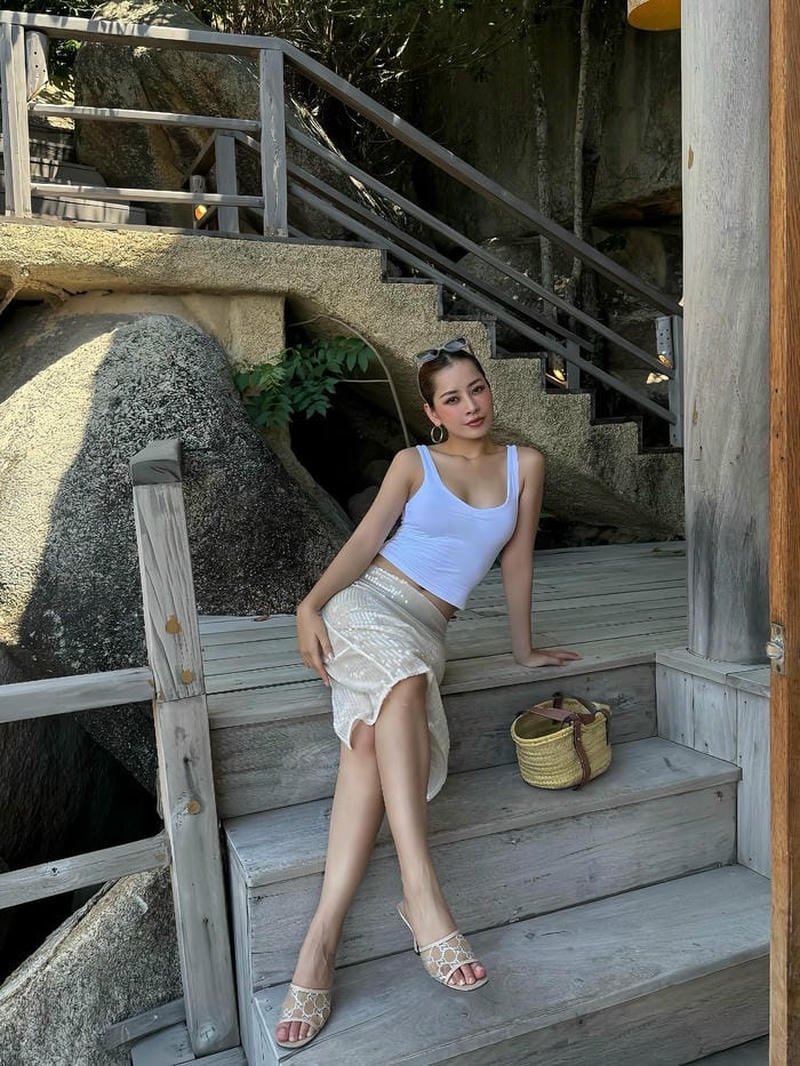 Nét cuốn hút thể hiện qua hình Chi Pu bikini