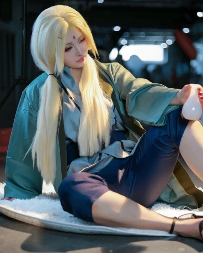 Nhập vai Tsunade thể hiện khí chất quyền lực nổi bật