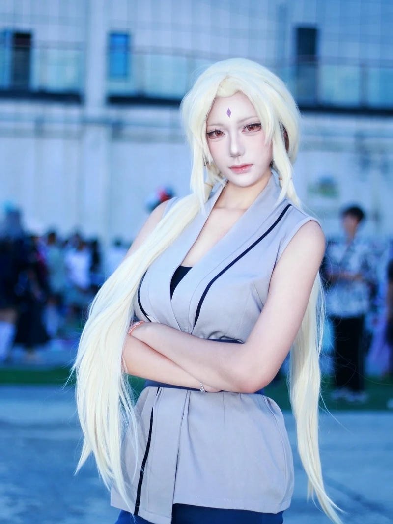 Nhập vai Tsunade với biểu cảm đa dạng đầy cuốn hút