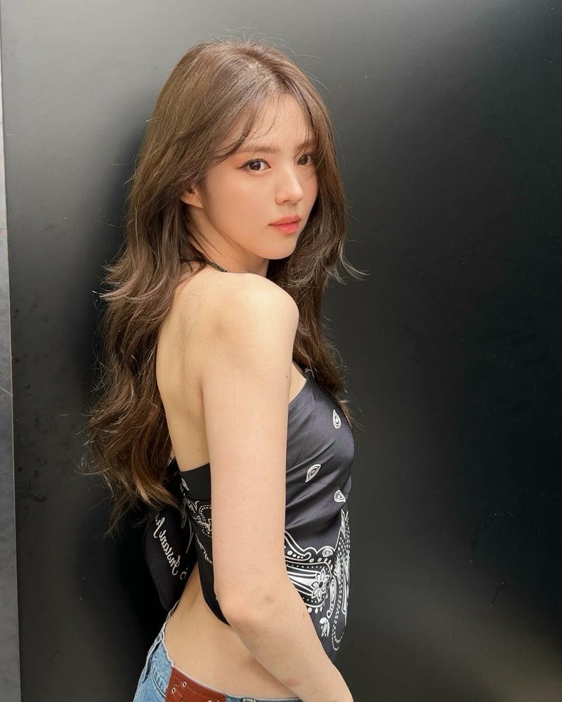 Nụ cười rạng rỡ khi Han So Hee mặc bikini biển 18+