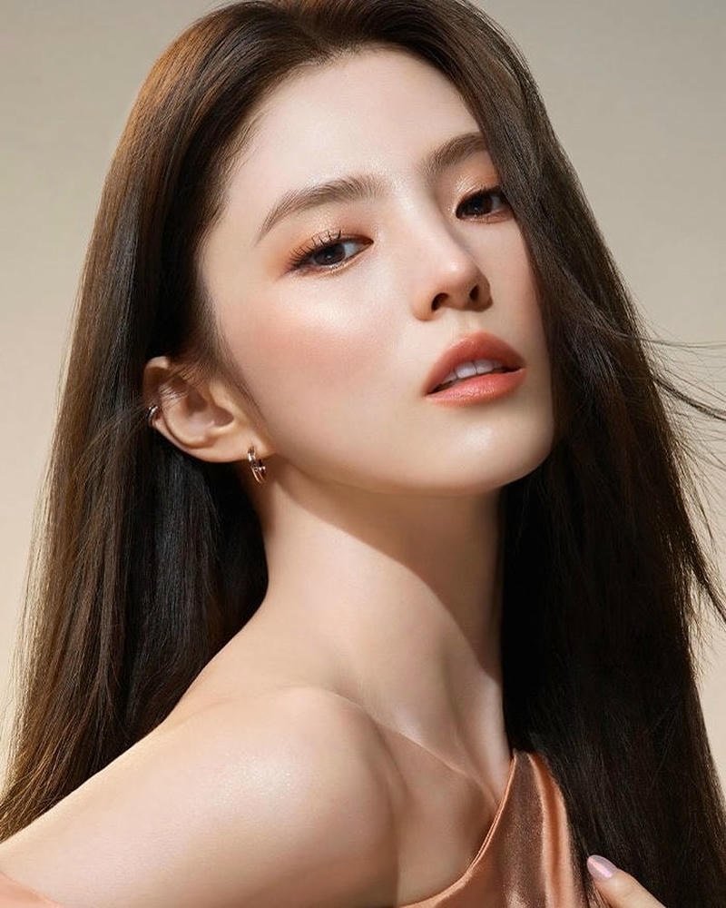 Phong cách nghỉ dưỡng Han So Hee mặc bikini biển