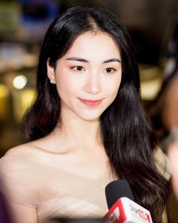 ảnh hoà minzy bikini cảm giác gần gũi