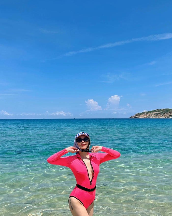 ảnh tóc tiên bikini khoảnh khắc tự nhiên