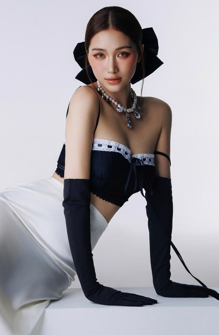 hình ảnh hoà minzy bikini ánh nhìn mê người