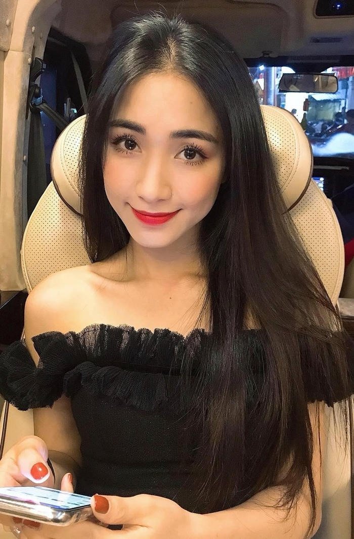 ảnh Hòa Minzy bikini 26