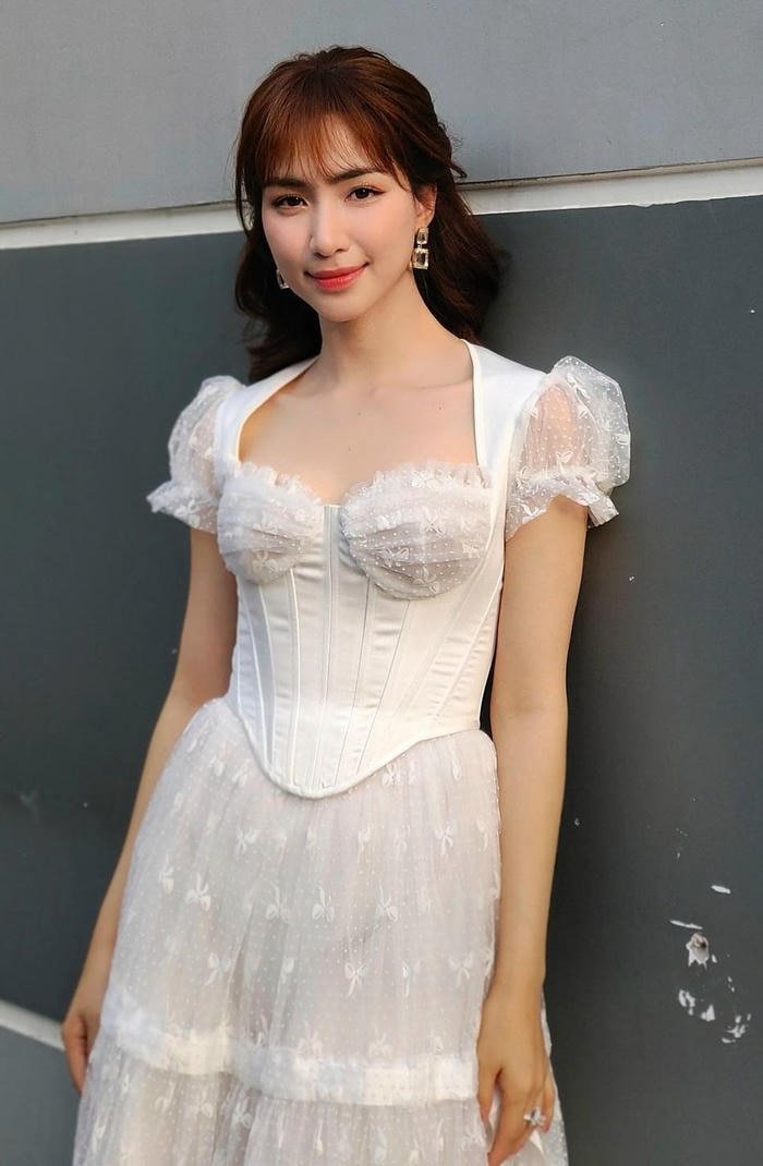 hoà minzy bikini gu thời trang cuốn hút