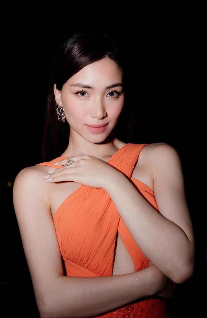 hoà minzy bikini màu sắc hài hòa