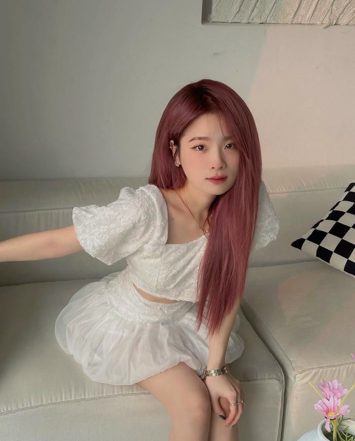 ngọc kem bikini trang phục đơn giản