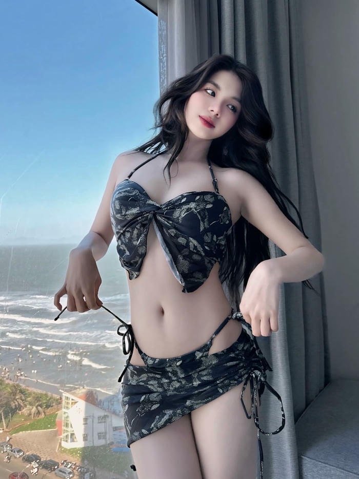 trà hạ ly bikini ánh sáng ngoài trời