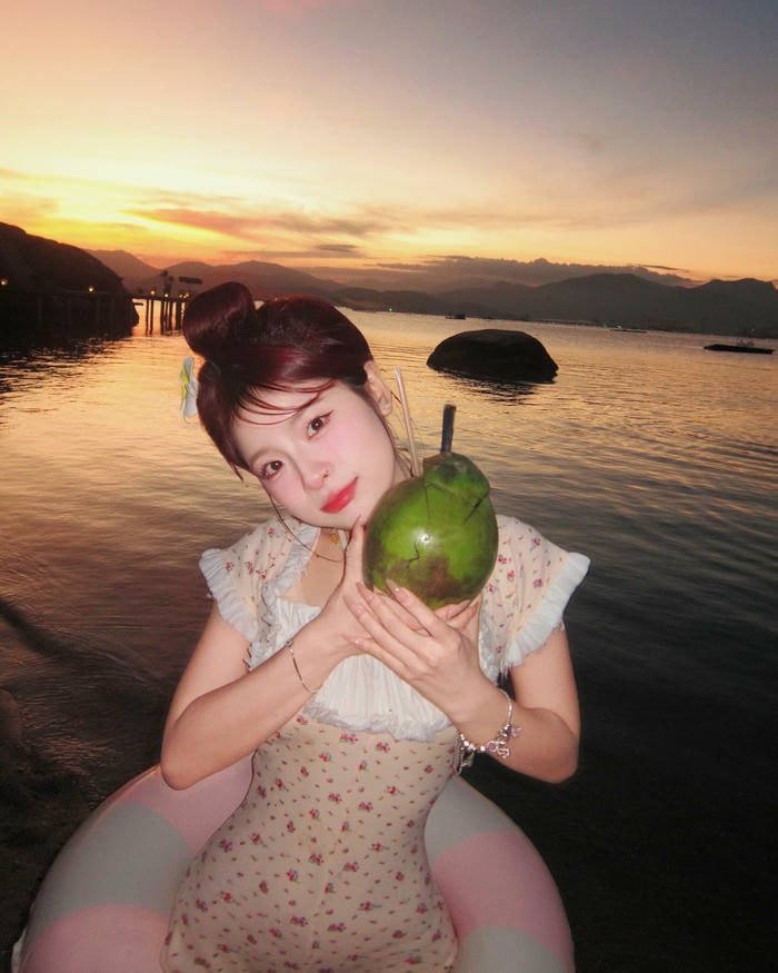 trang phục mùa hè ngọc kem bikini đẹp