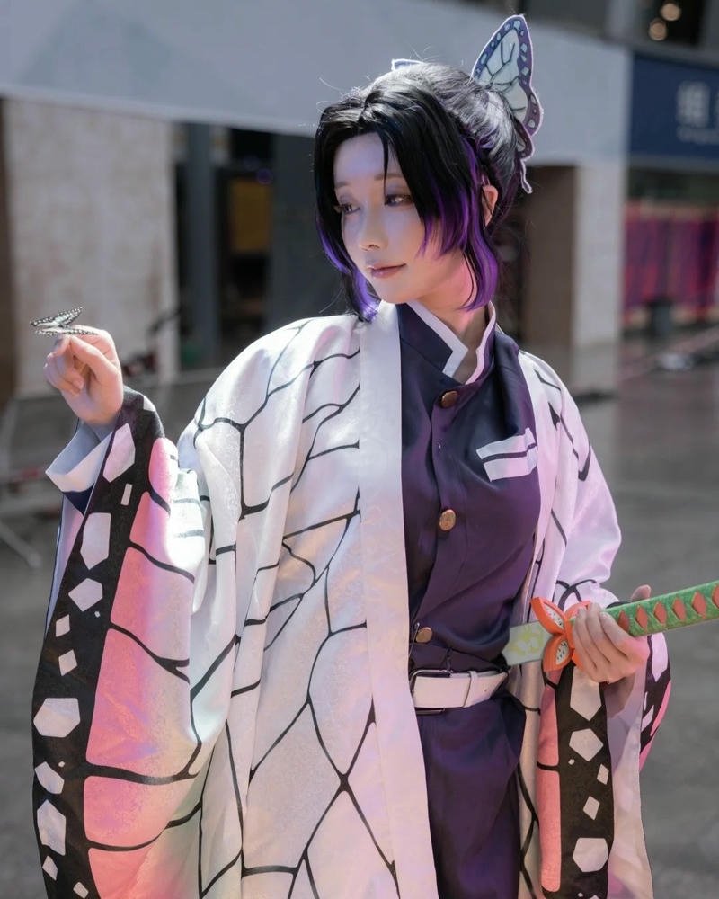 Cosplay Shinobu nụ cười kín đáo nhưng nổi bật