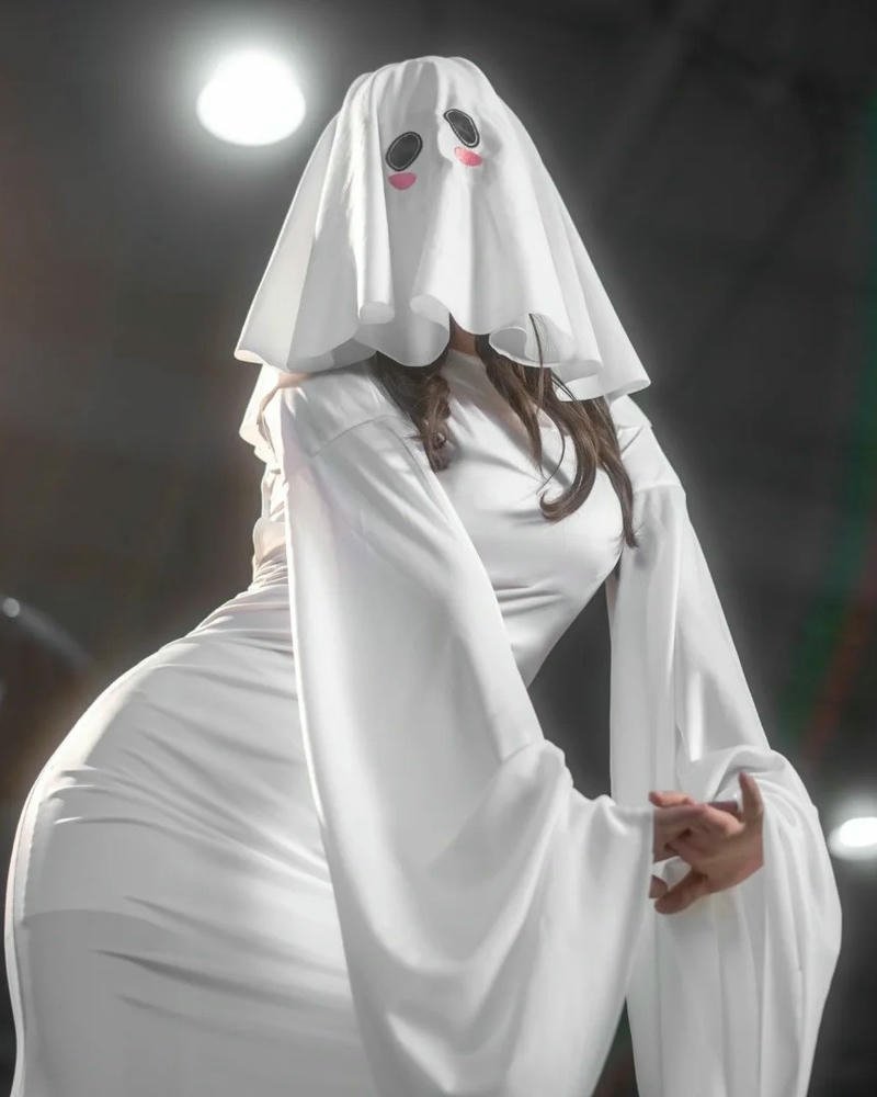 Cosplay ma nữ hình ảnh nhân vật đầy chất huyền bí