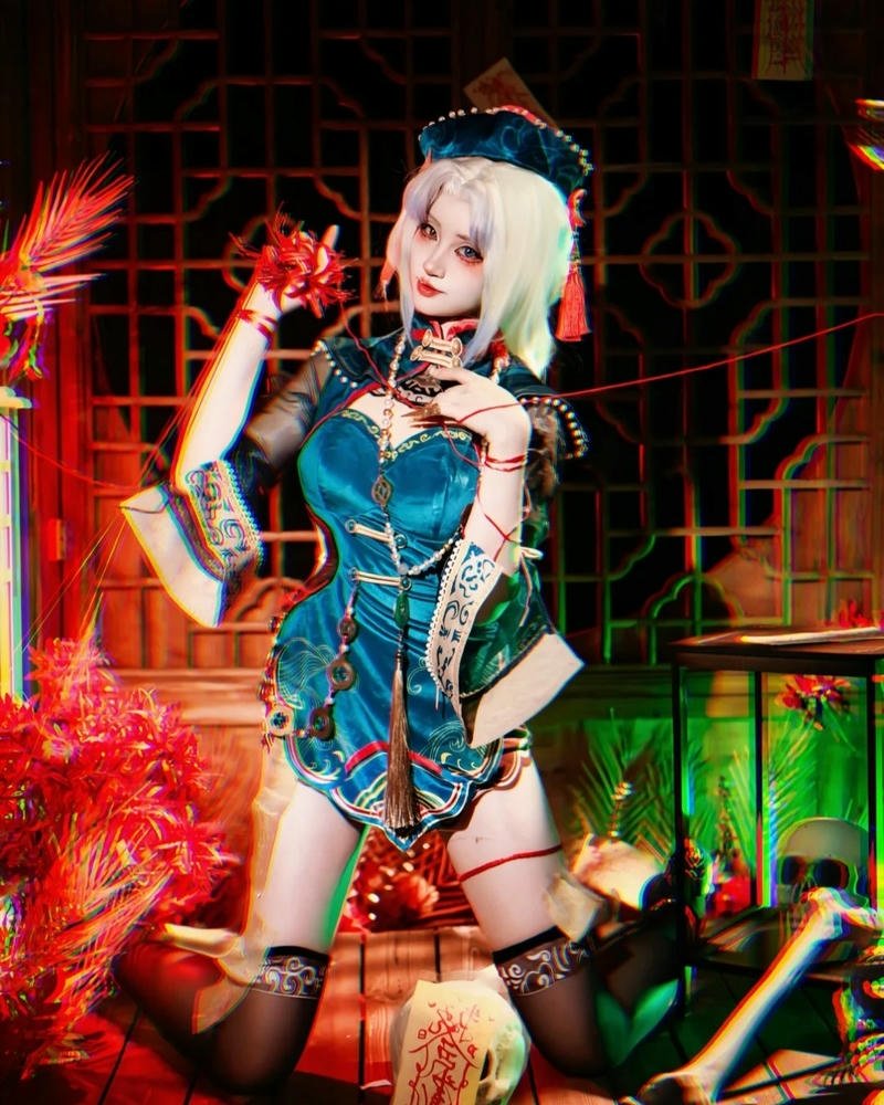 Cosplay ma nữ tạo hình sắc nét mang vẻ đáng sợ