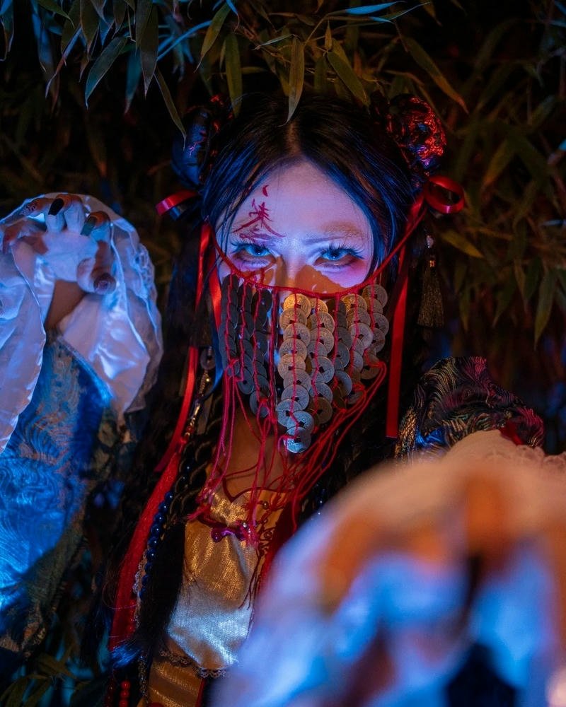Cosplay ma trang điểm đậm chất kinh dị nghệ thuật