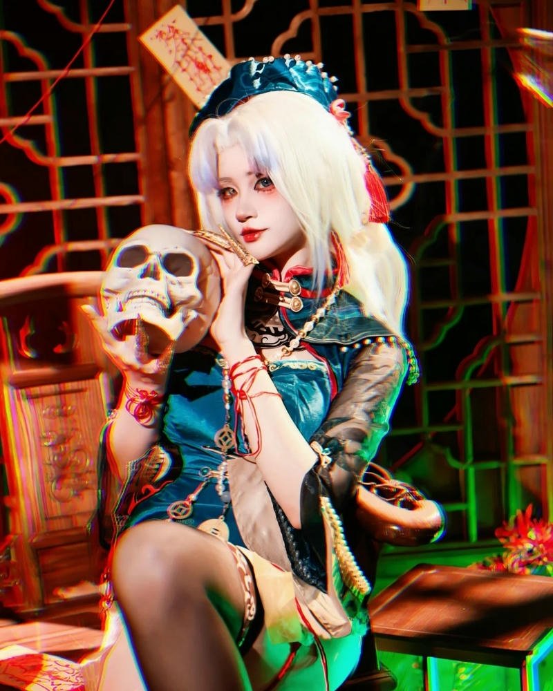 Hóa trang ma nữ mang vẻ đáng sợ đầy bí ẩn